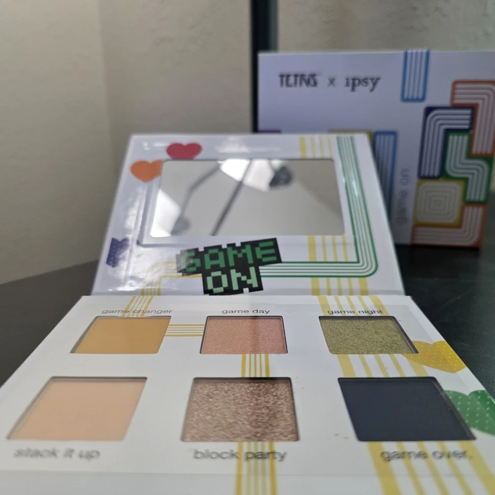 TETRIS x ipsy Limited Edition Palette – Multi-Color